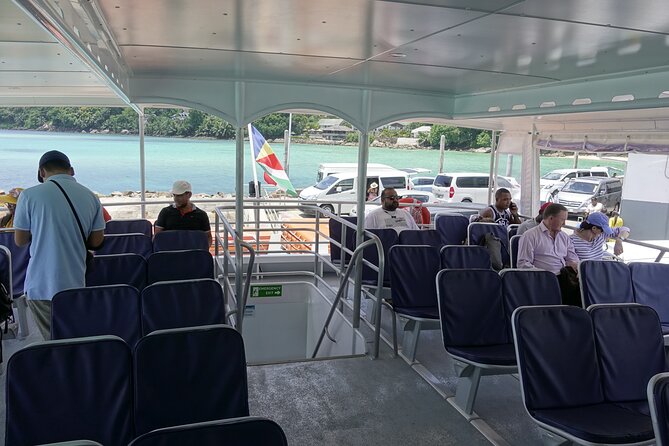 Cat Rose: Praslin Island / La Digue Island Fast Ferry - The 15-minute crossing to La Digue
