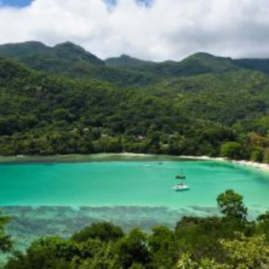 Mahe Discovery Bus Tour - Anse Royale and clear snorkeling water