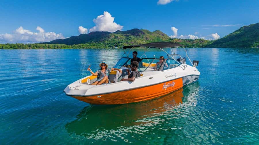 Praslin: Curieuse & St-Pierre Boat Adventure with Snorkeling - Walking Curieuse: mangroves, beach, and coco de mer
