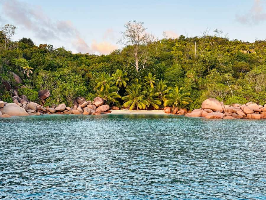 Praslin: Curieuse & St-Pierre Boat Adventure with Snorkeling - Food, drinks, and the extra costs