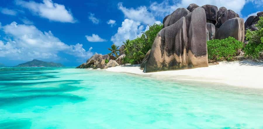 Praslin: Curieuse & St-Pierre Boat Adventure with Snorkeling - Who should book this Praslin excursion?