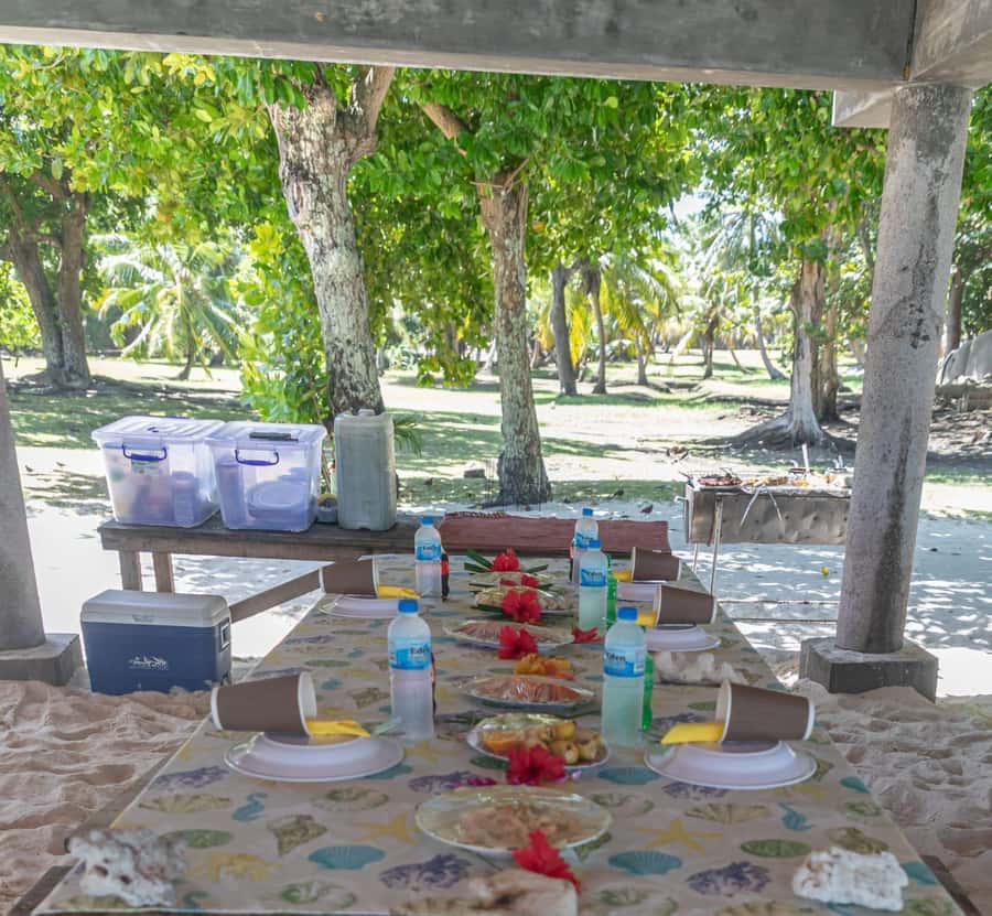 Praslin: Sister & Coco Island Full-Day Cruise and Creole BBQ - Félicité Island’s final snorkeling stop