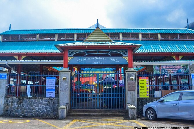 Private Mahe Island Full day Tour with Pickup - Botanical Gardens: a gentle start with coco de mer and tortoises