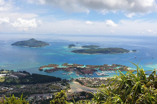 Private Nature Tours & Trail 1 to 5 persons - Mixing a Trail With Gardens and Beaches