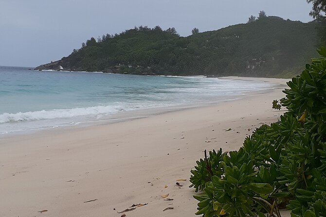 Taxi service & Mahe Island tours - Victoria, the clock tower, and the island’s story