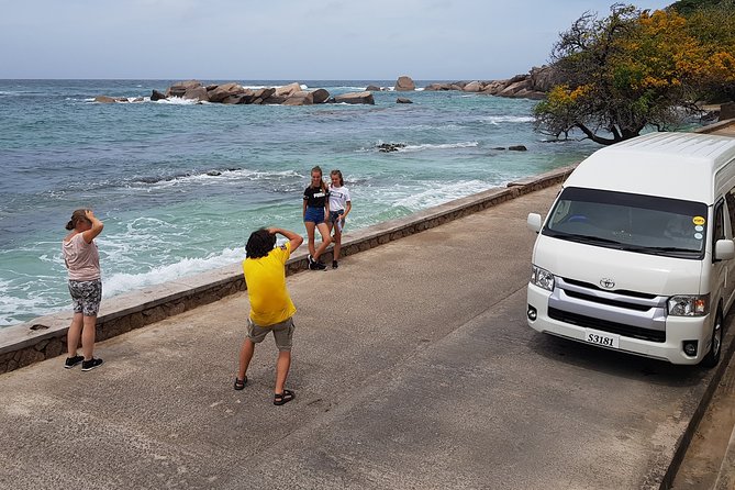 Taxi Services & Transfers on Praslin Island - Why this airport transfer makes sense on Praslin